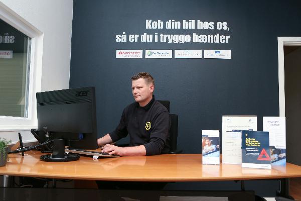 Salgsafdelingen Mikkel Østergaard